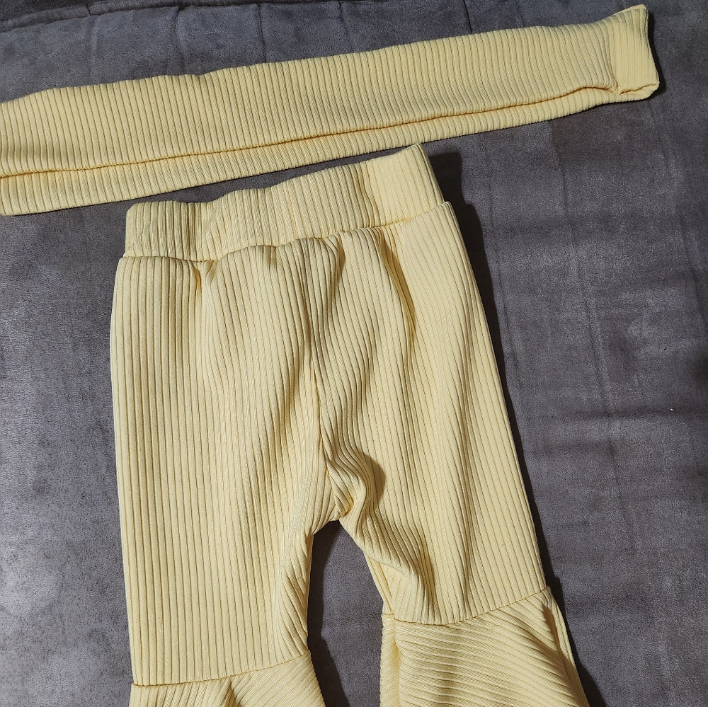 Shein baby bell bottoms, yellow with matching onesie, size 68/3-6 months,
